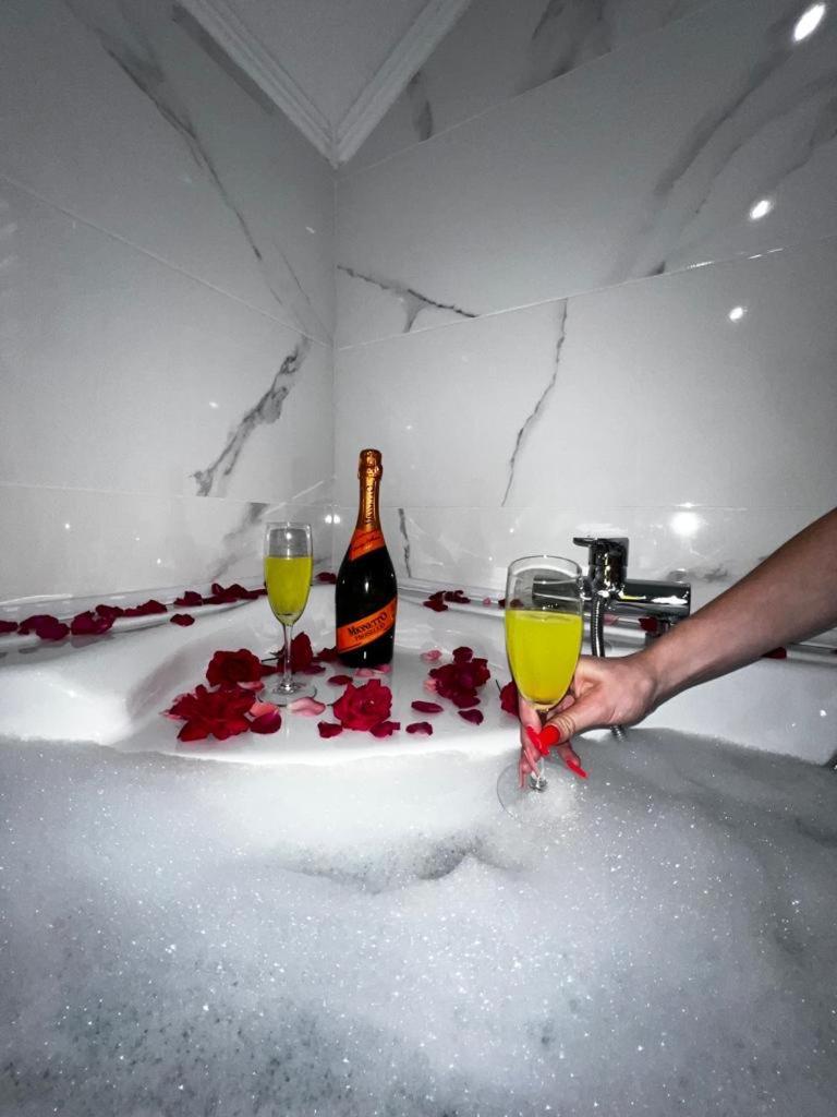 אוטוצאץ Luxury Apartment Megy מראה חיצוני תמונה
