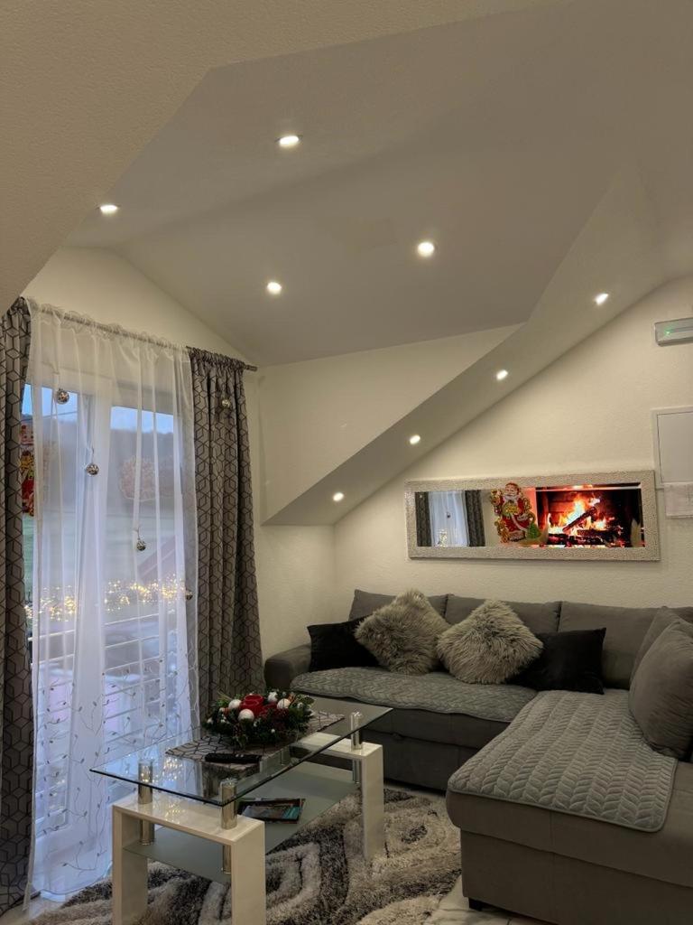 אוטוצאץ Luxury Apartment Megy מראה חיצוני תמונה